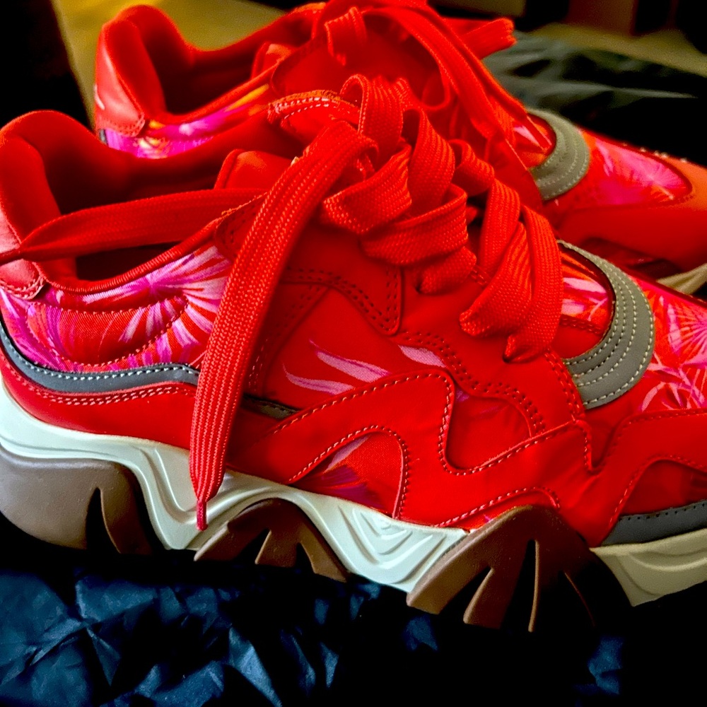 Women’s Versace squalo sneakers